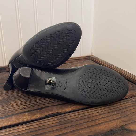 Geox Black Heels Classic Leather Design pumps - Picture 5 of 6